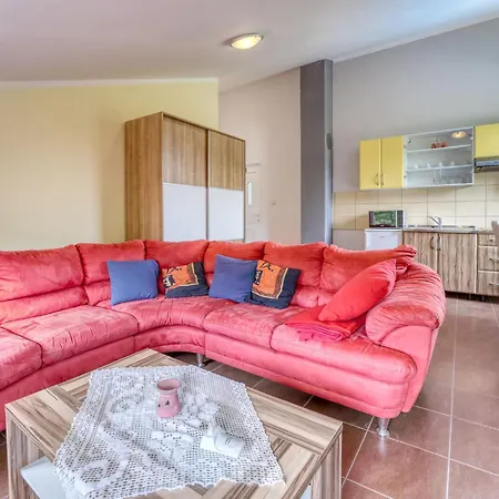 Radmila-4 By Interhome Apartman Šilo