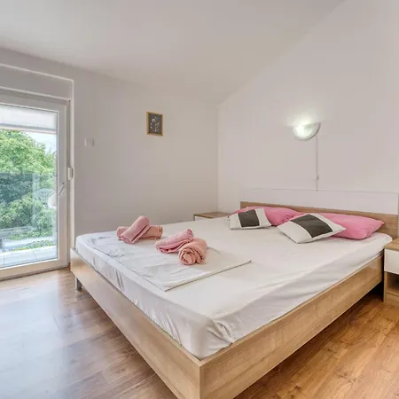 Radmila-4 By Interhome * Šilo